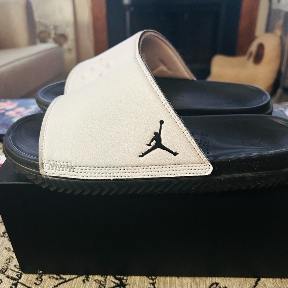 Jordan Play Slide